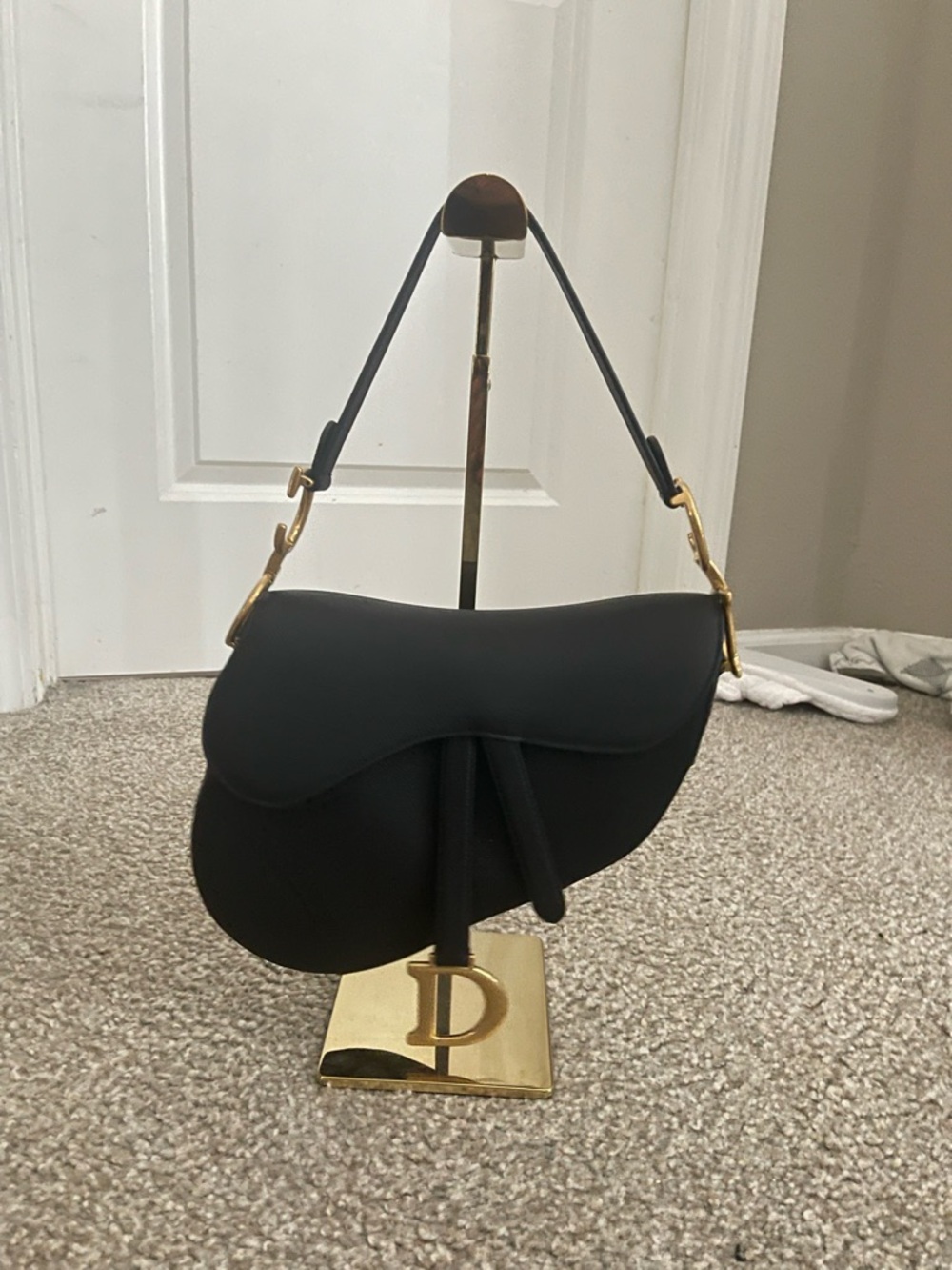 Black Dior medium Saddle Shoulder Bag with Gold Hardware - Picture 2 of 11